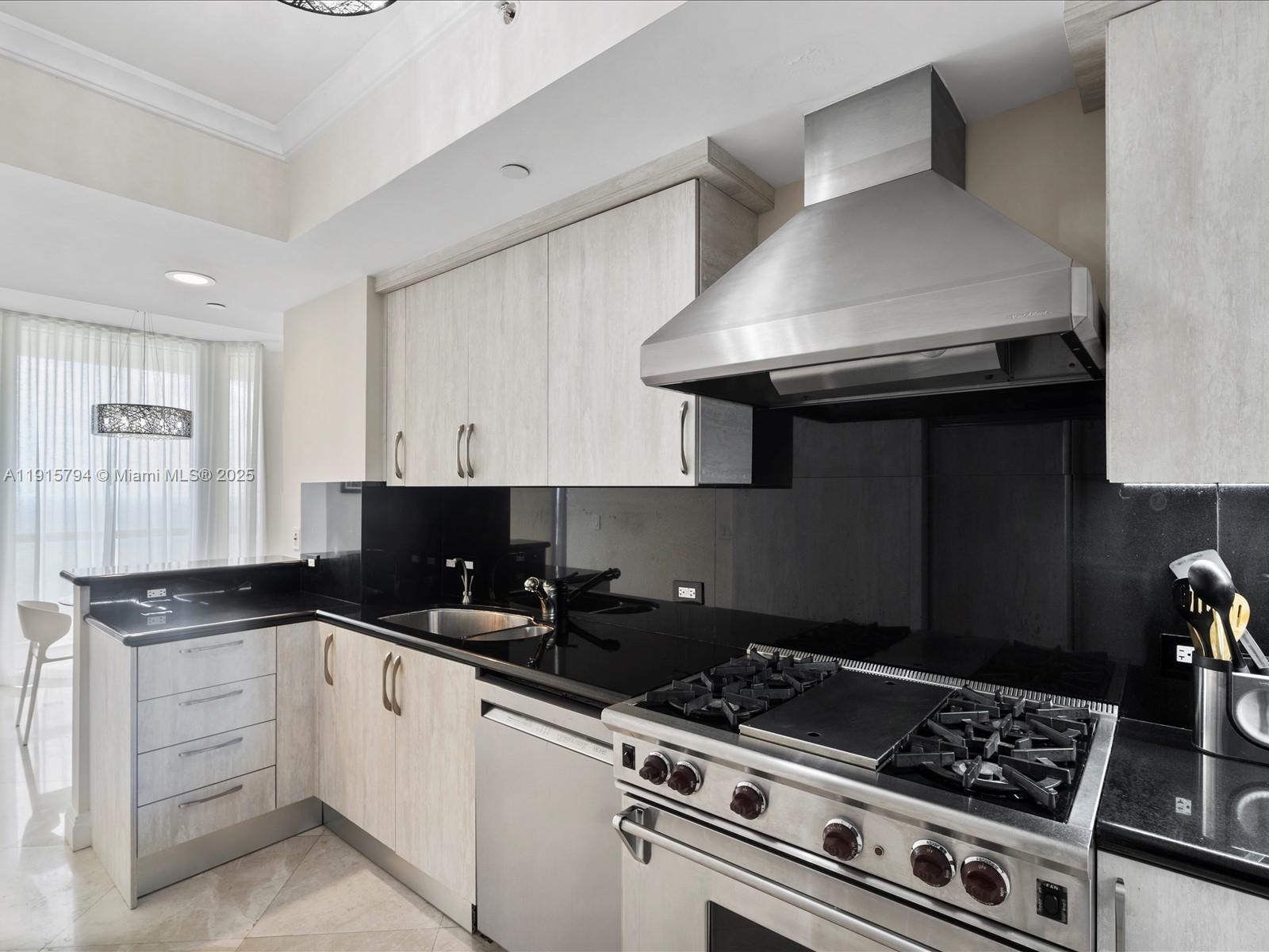 17875 Collins Ave #3305 Sunny Isles Beach, FL 33160