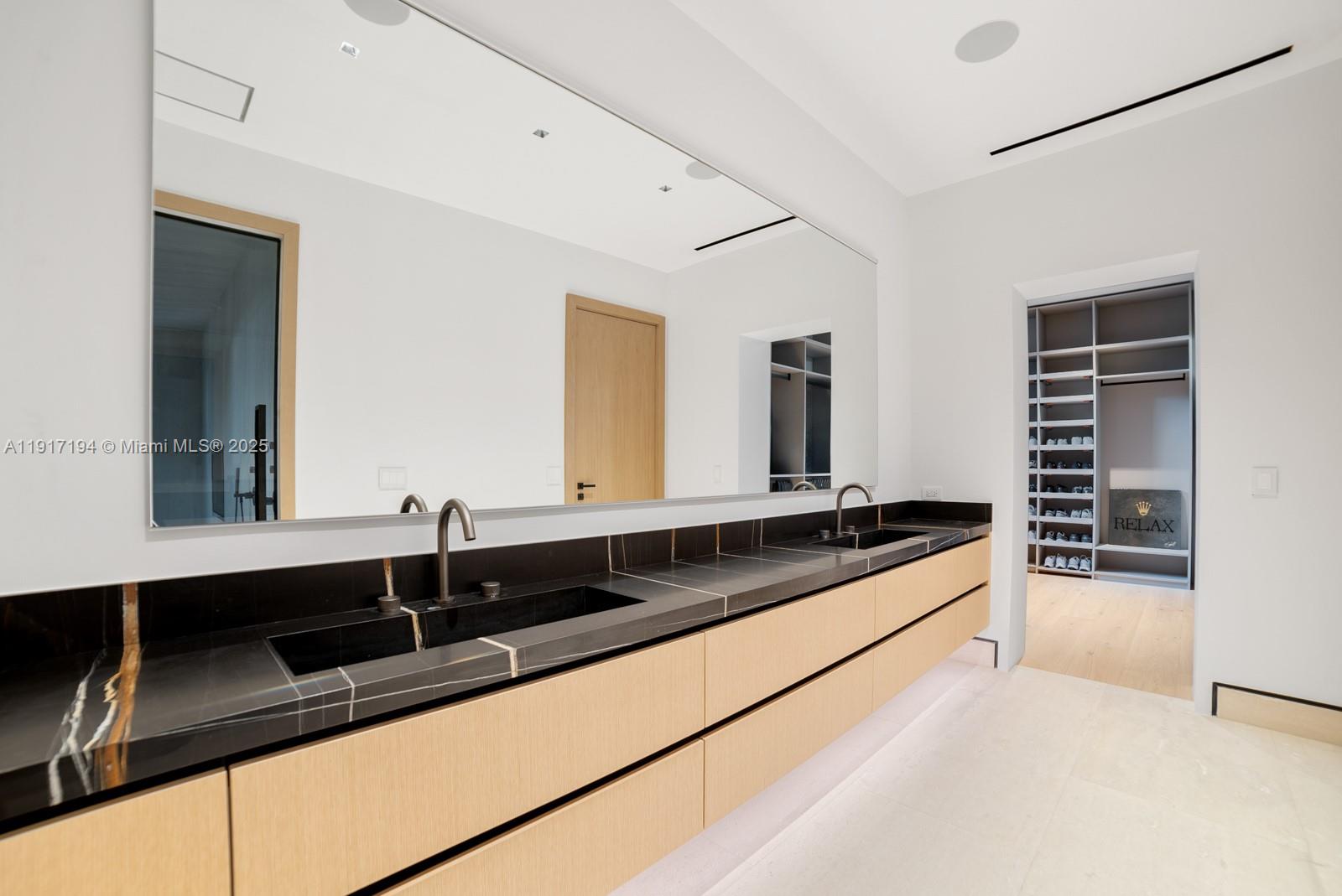 7051 SW 69th Ave South Miami, FL 33143