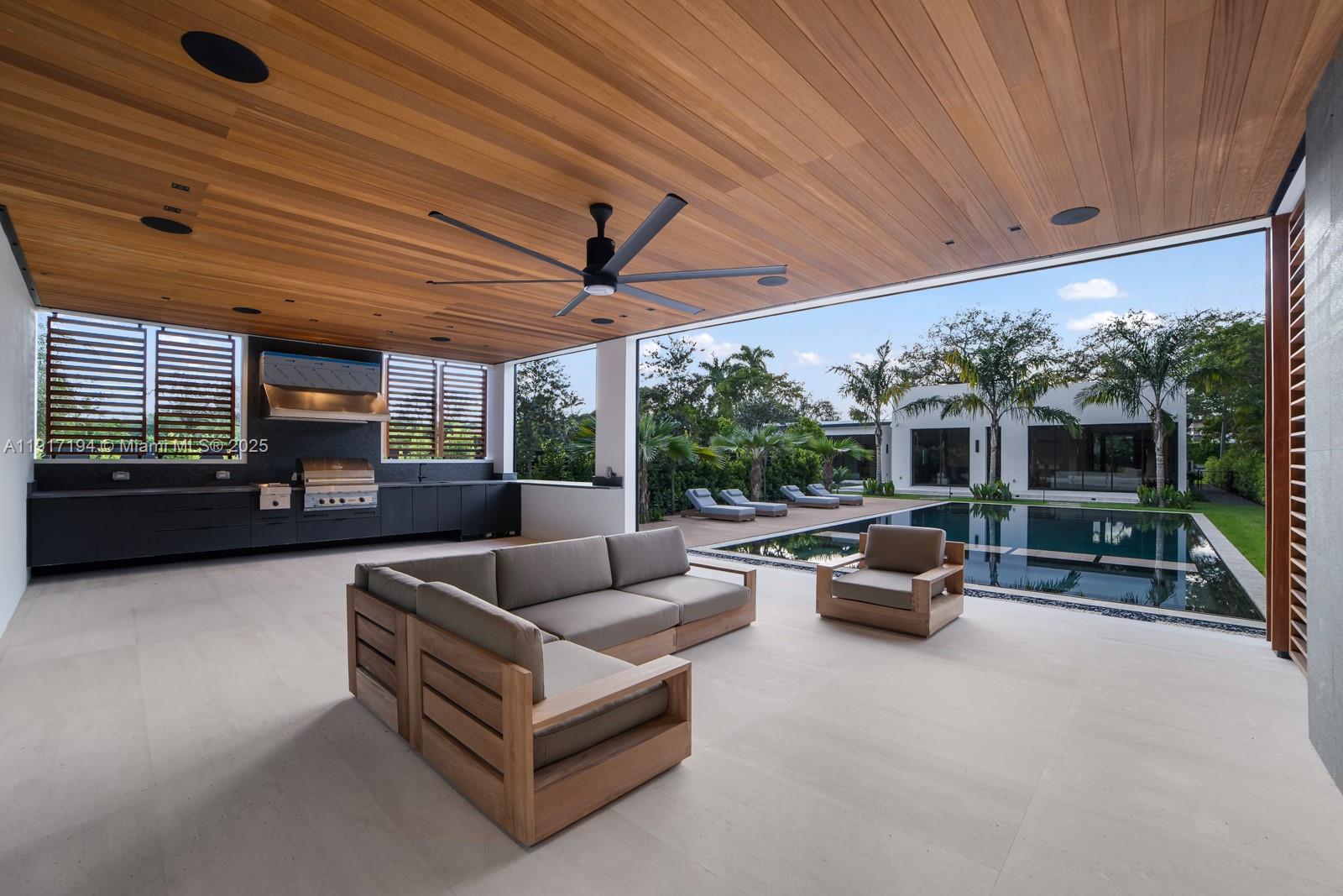 7051 SW 69th Ave South Miami, FL 33143