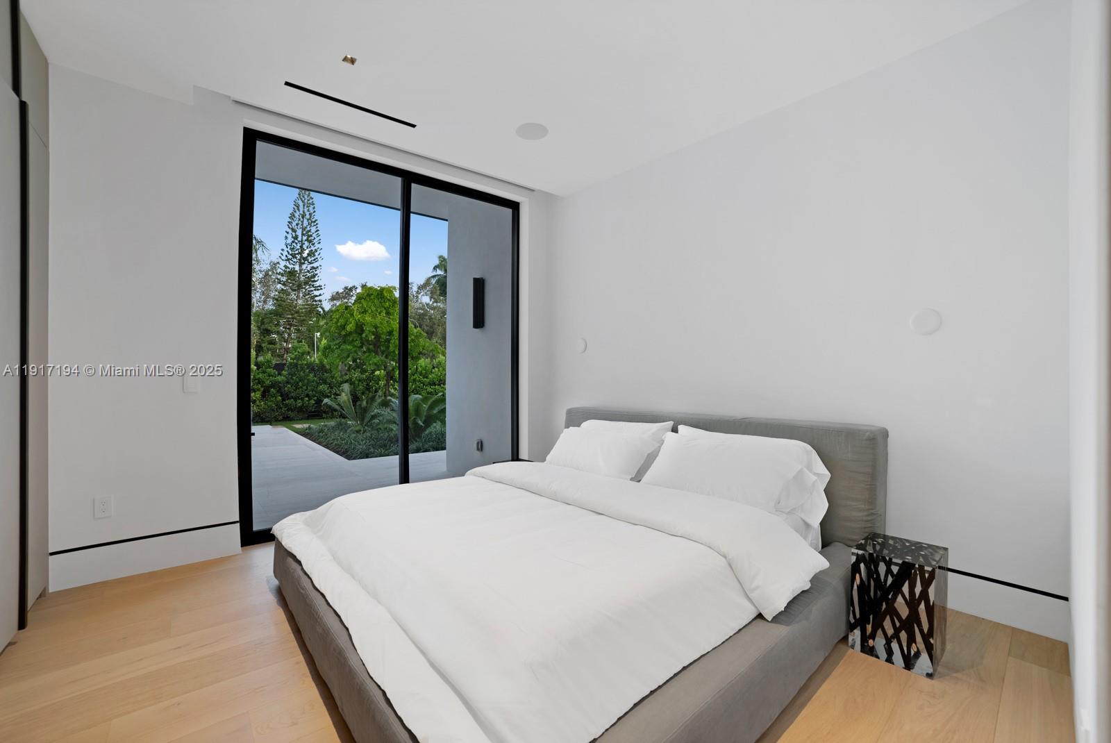 7051 SW 69th Ave South Miami, FL 33143