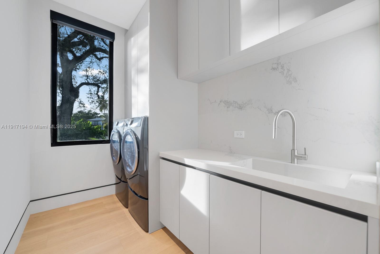 7051 SW 69th Ave South Miami, FL 33143