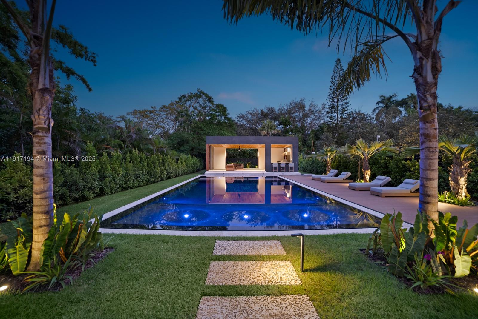 7051 SW 69th Ave South Miami, FL 33143