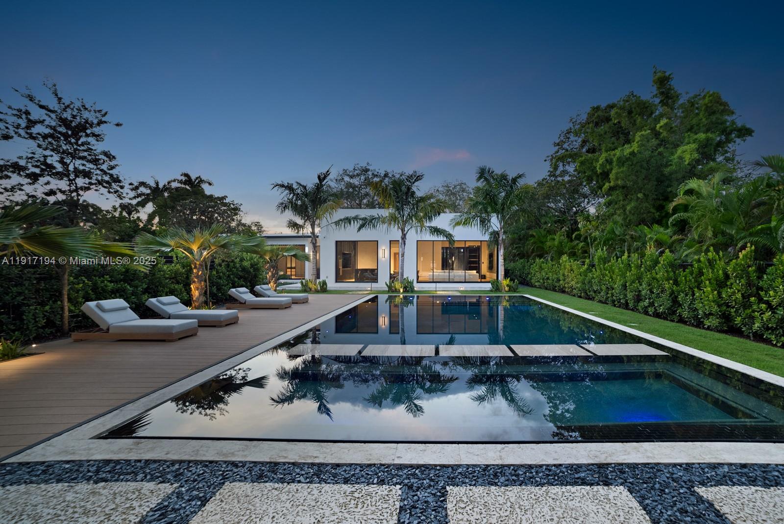 7051 SW 69th Ave South Miami, FL 33143