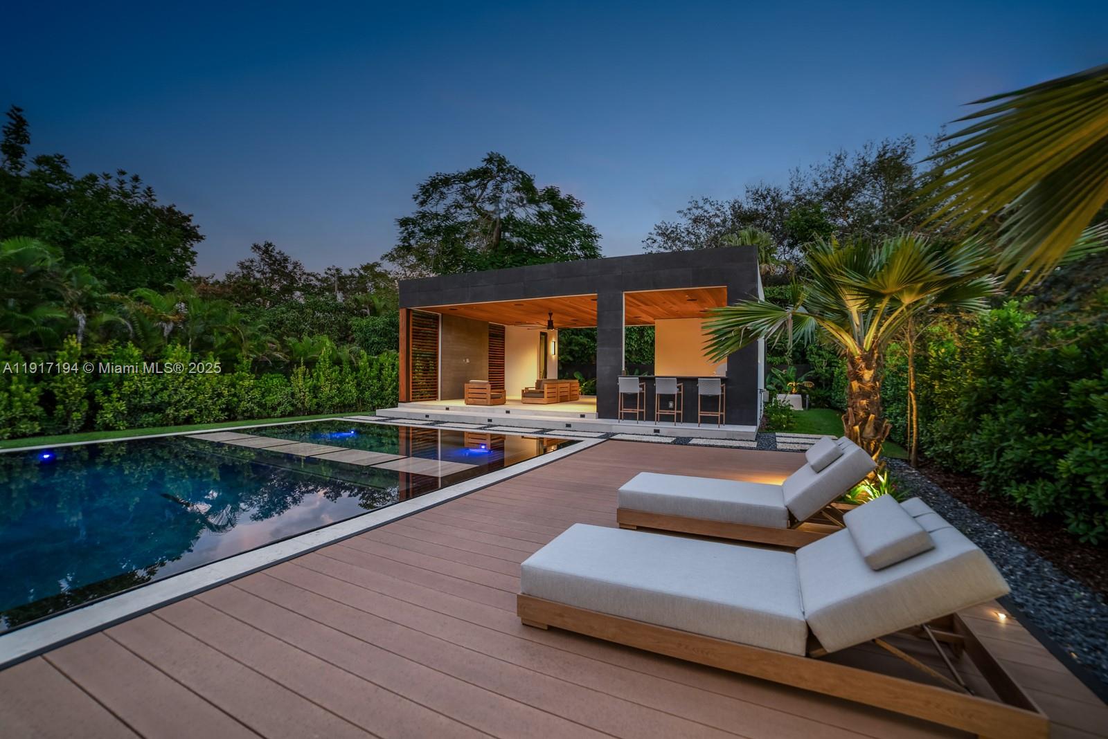 7051 SW 69th Ave South Miami, FL 33143