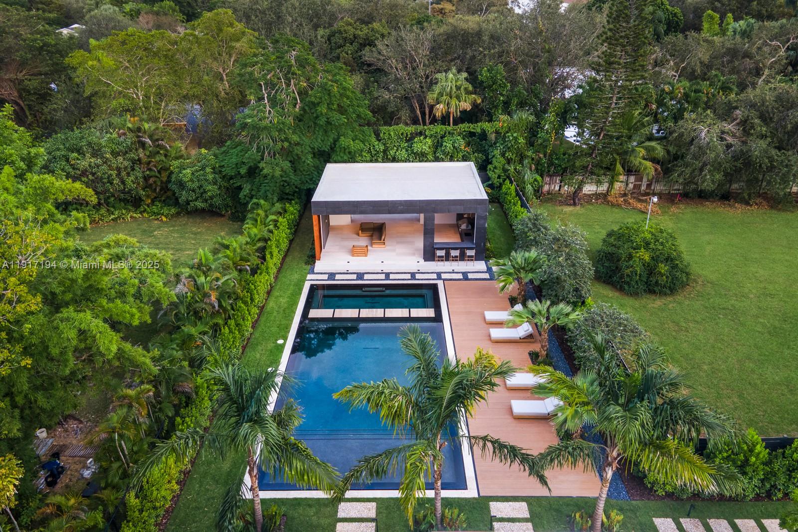 7051 SW 69th Ave South Miami, FL 33143