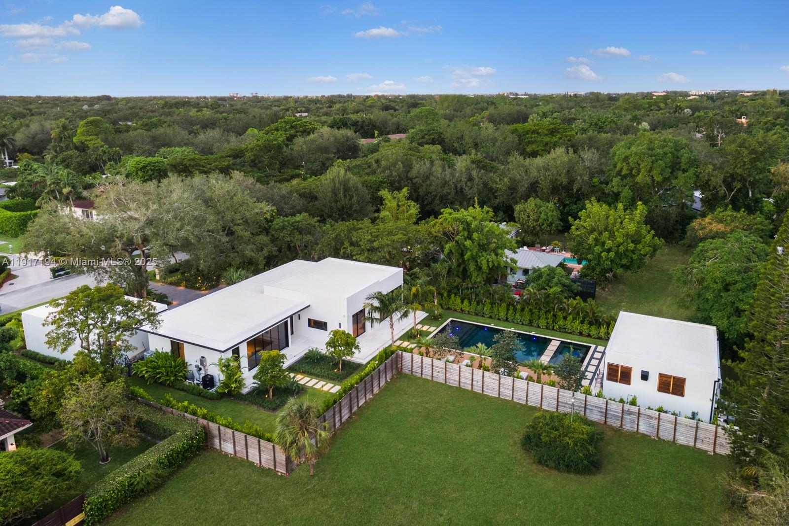 7051 SW 69th Ave South Miami, FL 33143