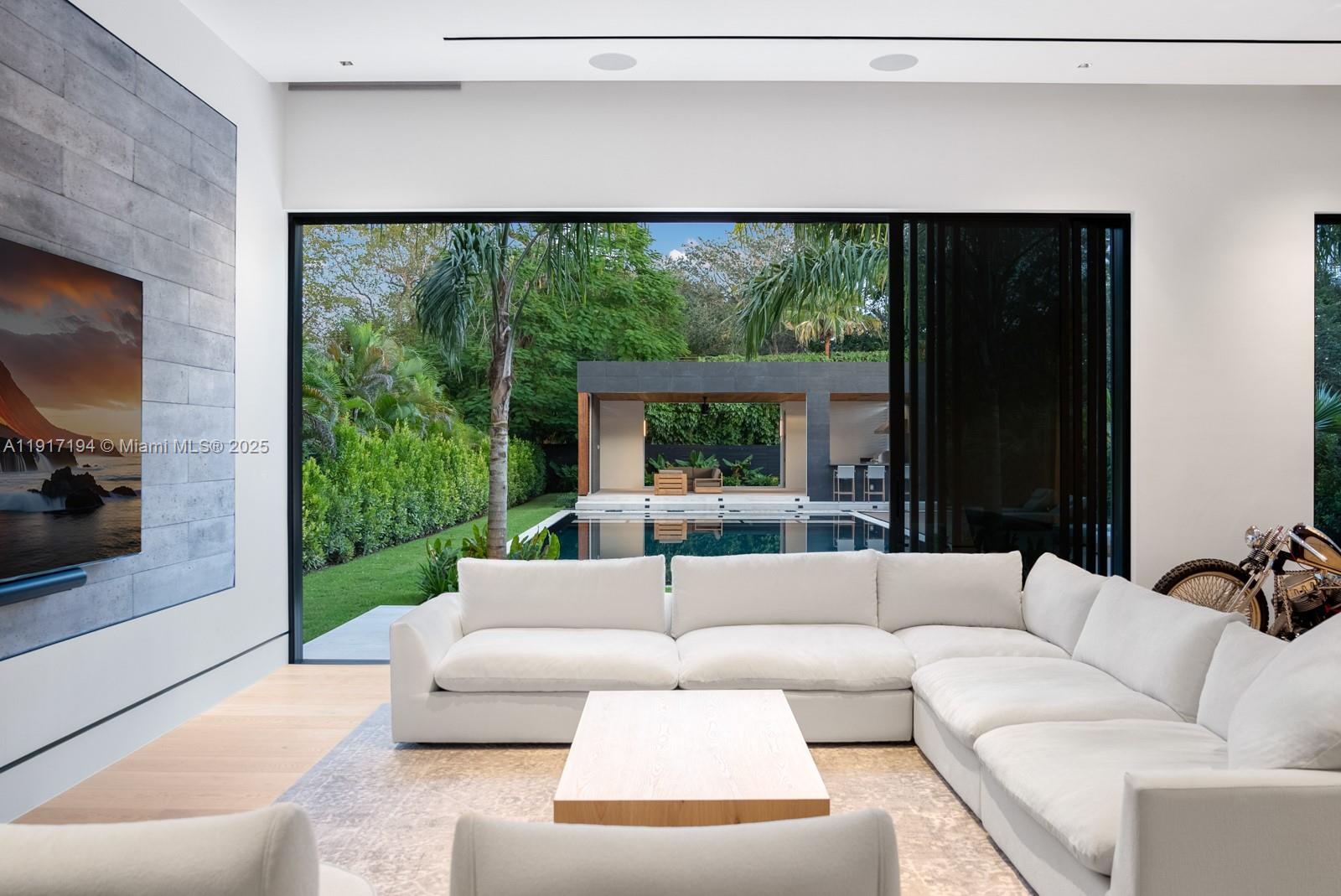 7051 SW 69th Ave South Miami, FL 33143