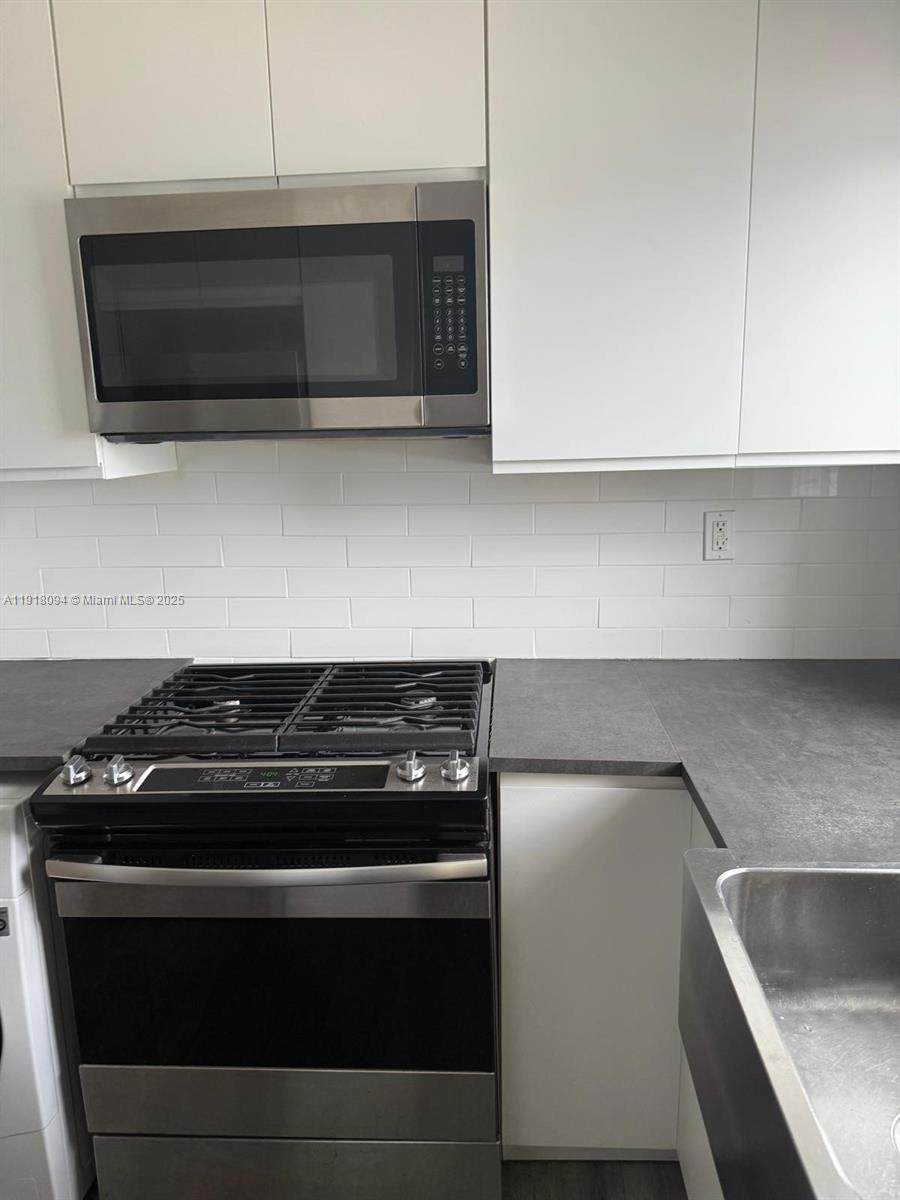 9281 W Bay Hbr Dr #10 Bay Harbor Islands, FL 33154