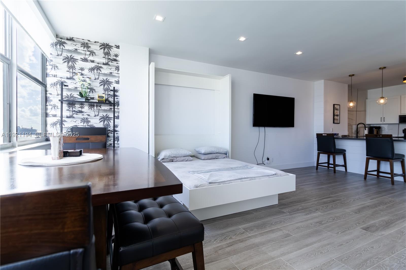 20 E Island Ave #1415 Miami Beach, FL 33139