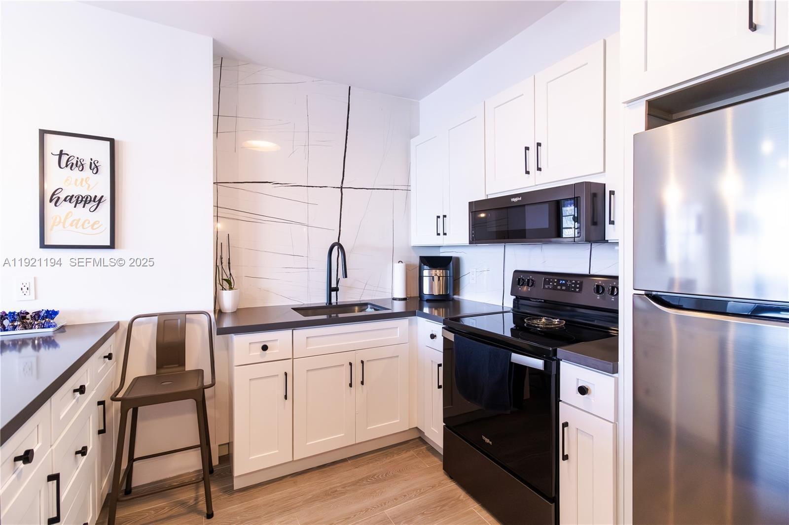 20 E Island Ave #1415 Miami Beach, FL 33139