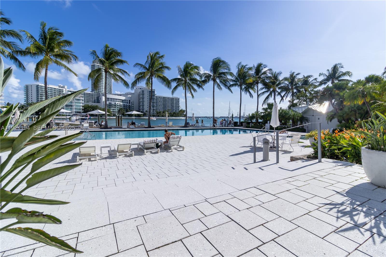 20 E Island Ave #1415 Miami Beach, FL 33139