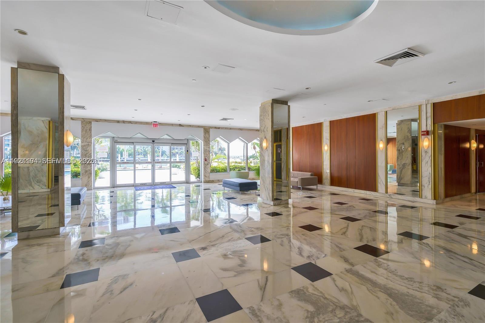 20 E Island Ave #1415 Miami Beach, FL 33139
