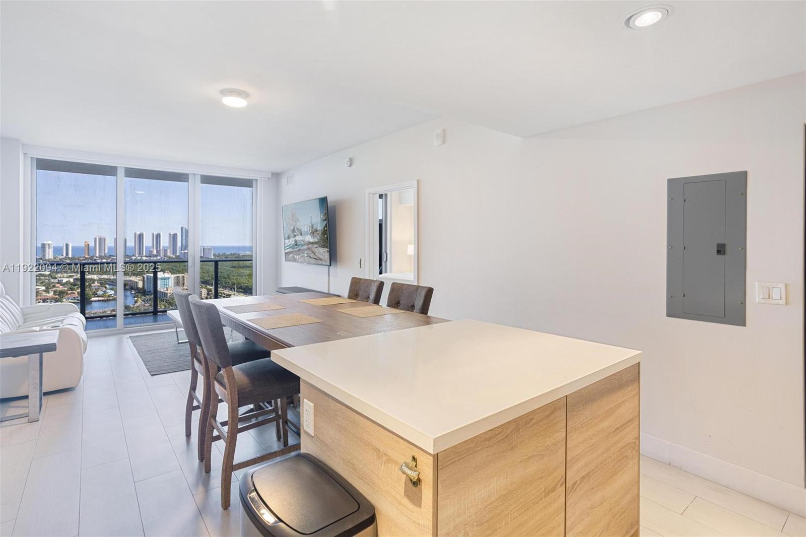 16385 Biscayne Blvd #3016