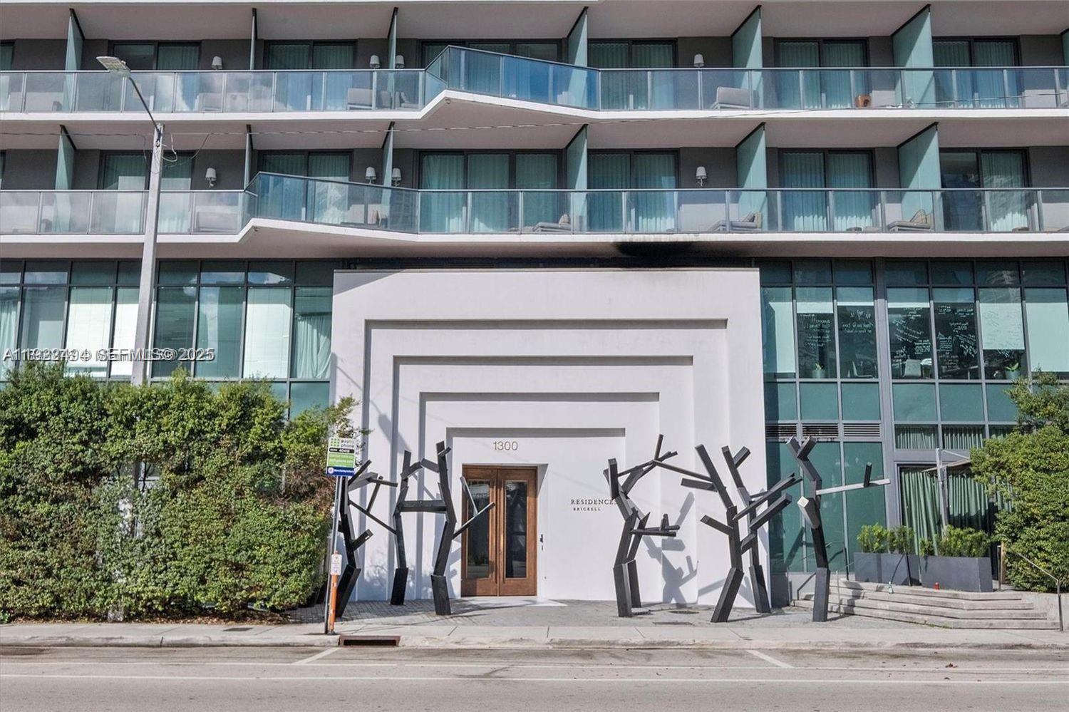 1300 S Miami Ave #3709 Miami, FL 33130