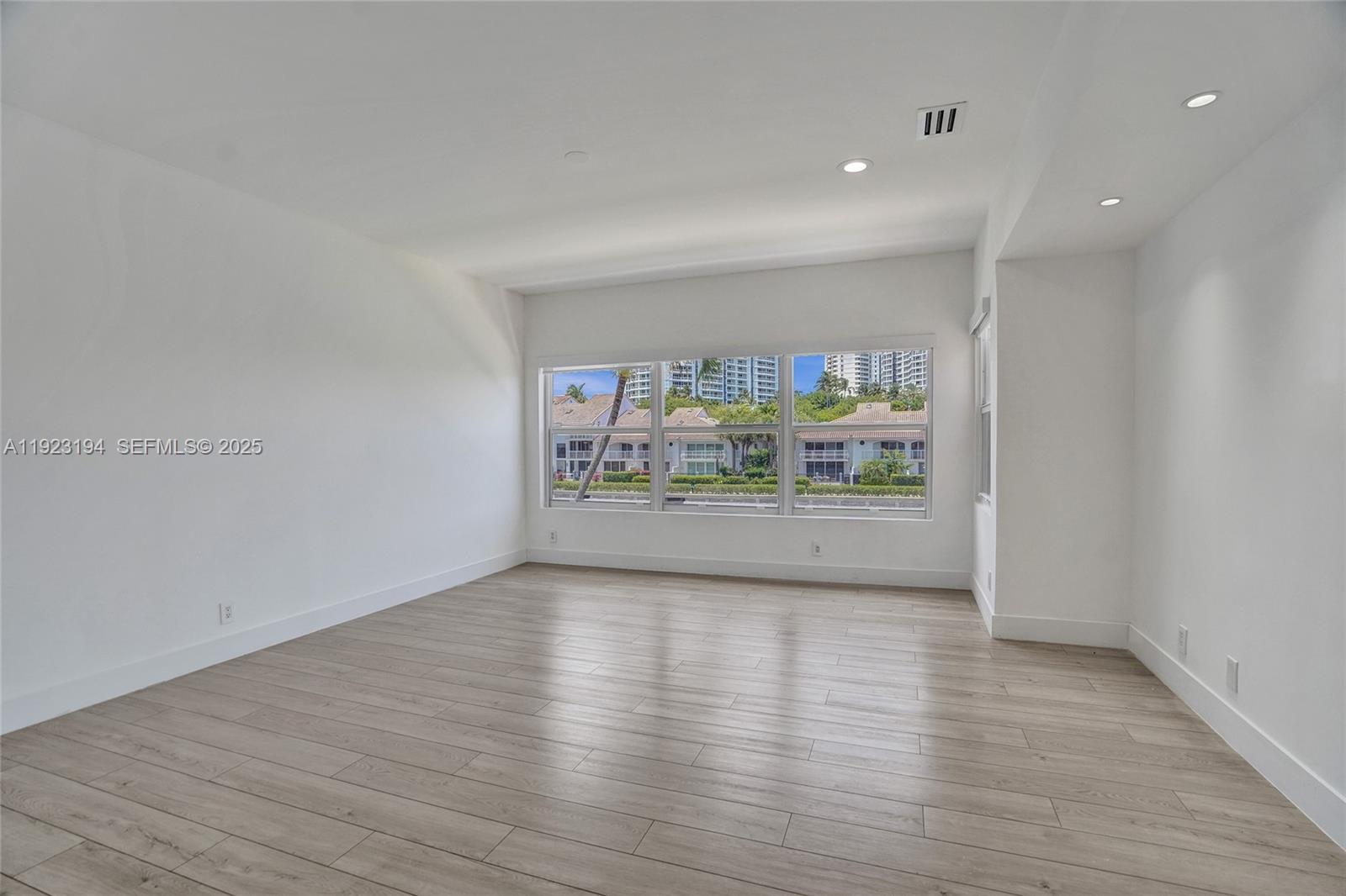 3757 NE 208th Te Aventura, FL 33180