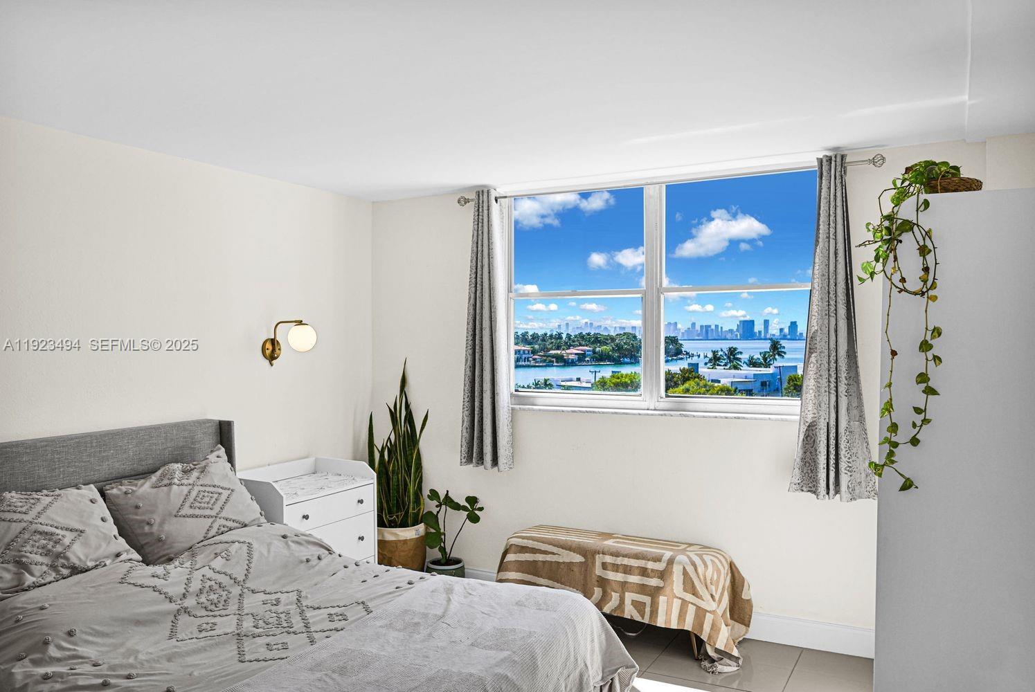 6900 Bay Dr #6B Miami Beach, FL 33141