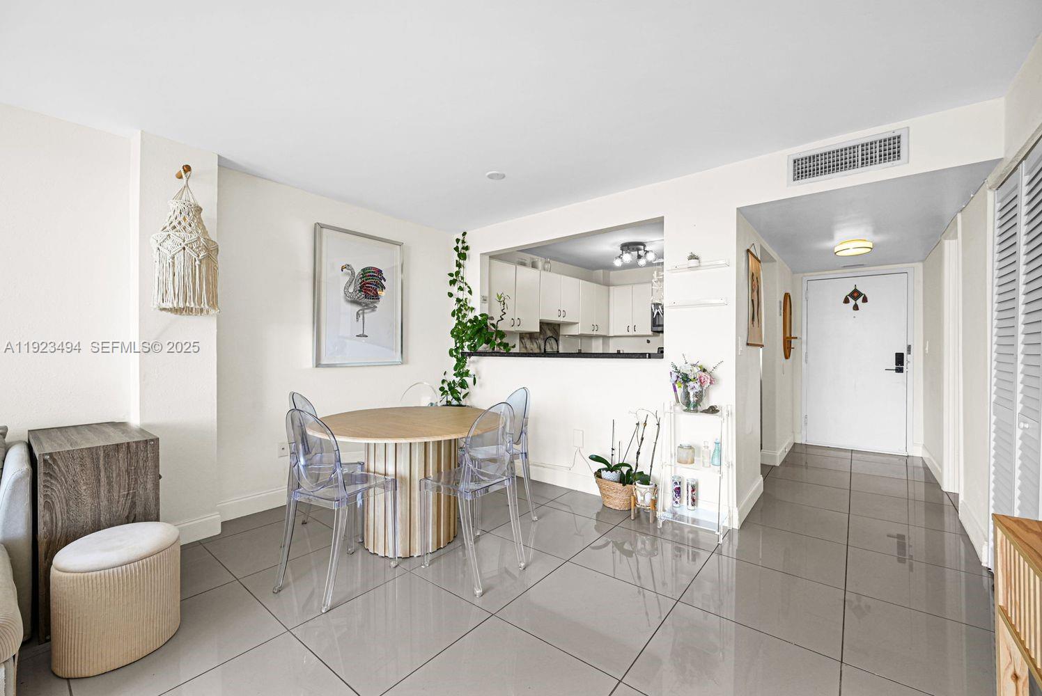 6900 Bay Dr #6B Miami Beach, FL 33141