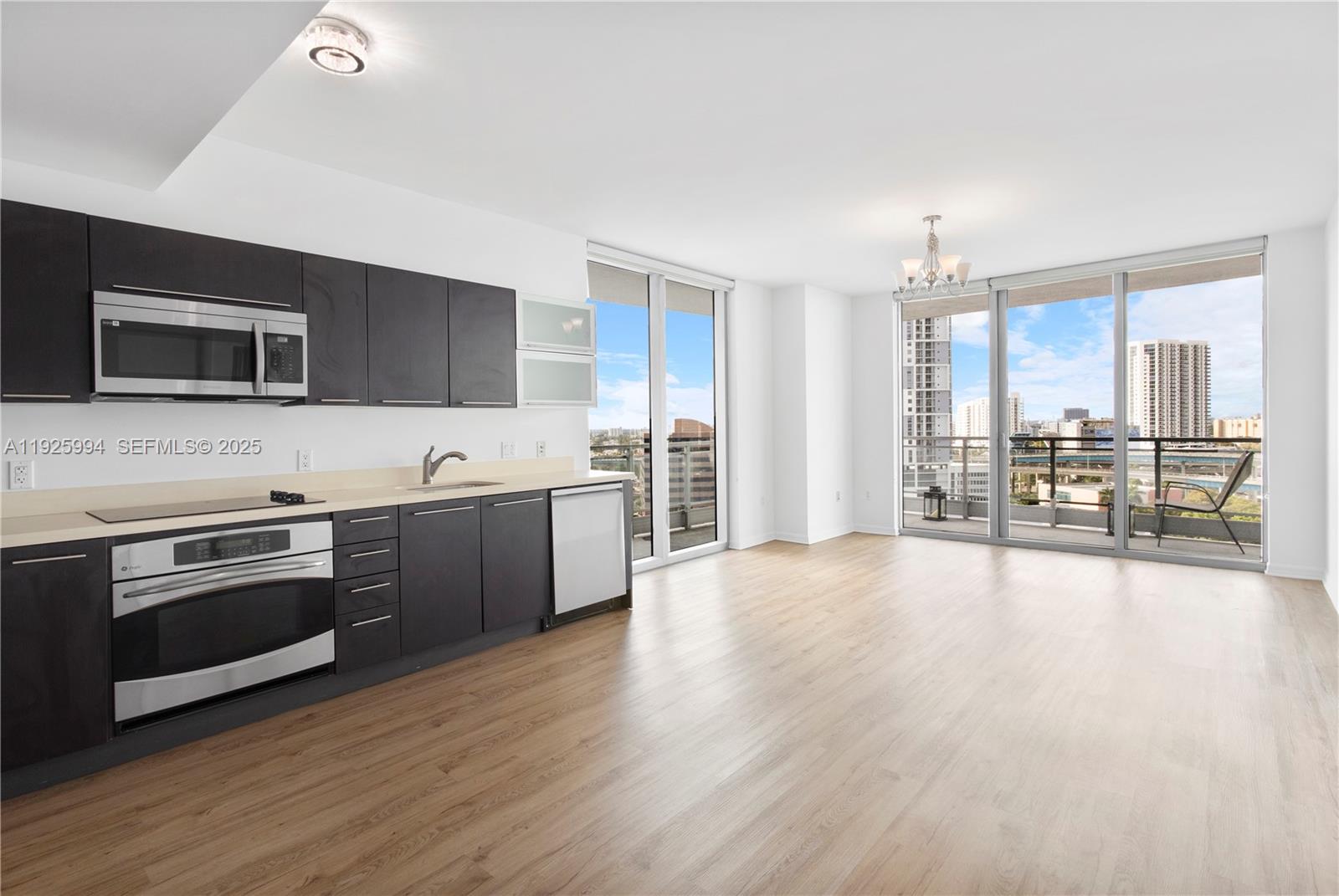 90 SW 3rd St #1512 Miami, FL 33130