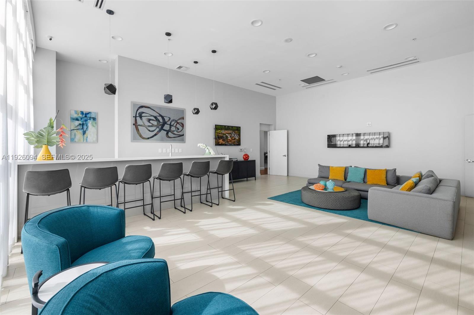 image Onyx on the Bay37