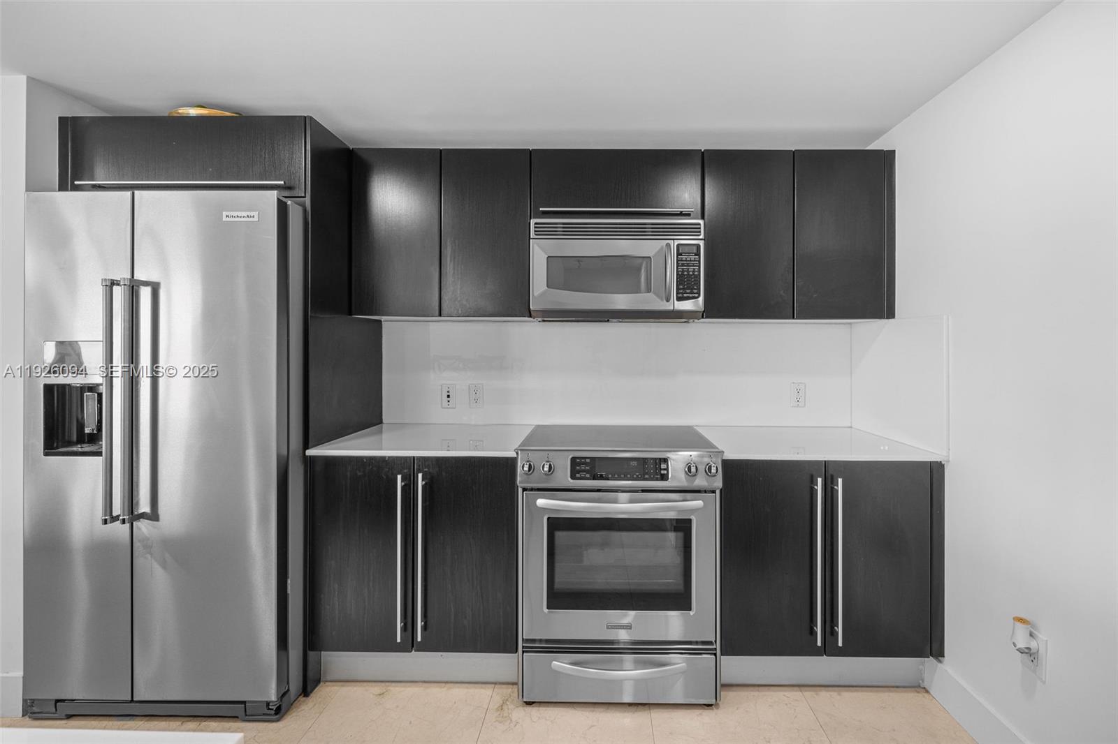 image Onyx on the Bay6