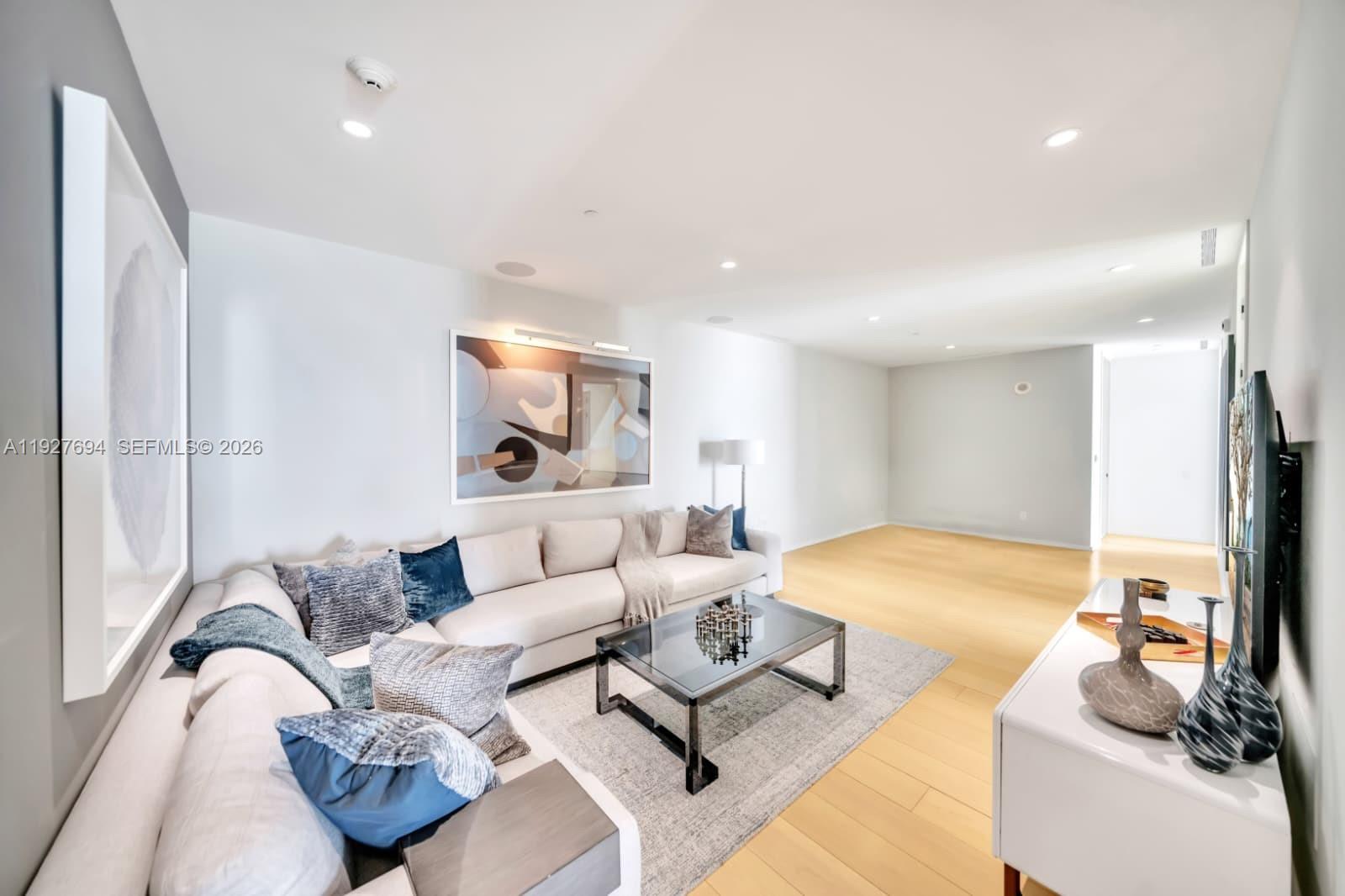 3315 Collins Ave #10A Miami Beach, FL 33140