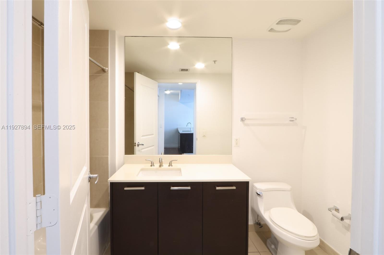 image Gallery Art Condos25