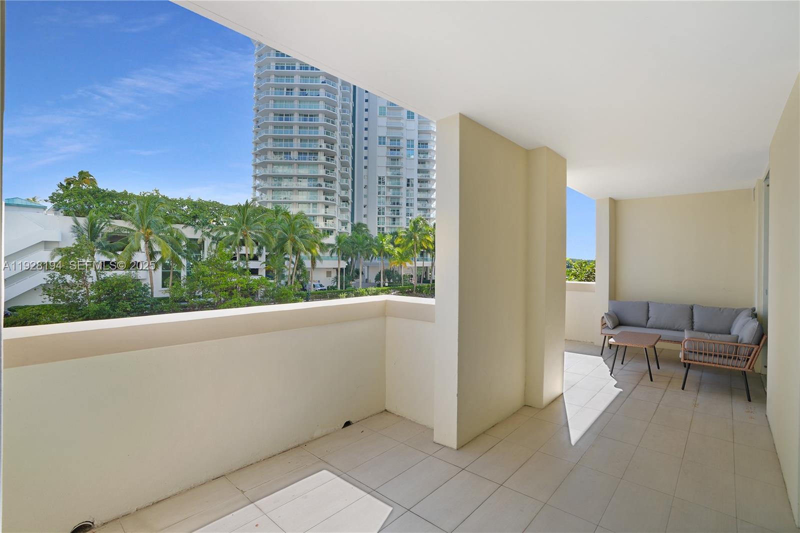 image St Tropez Sunny Isles10