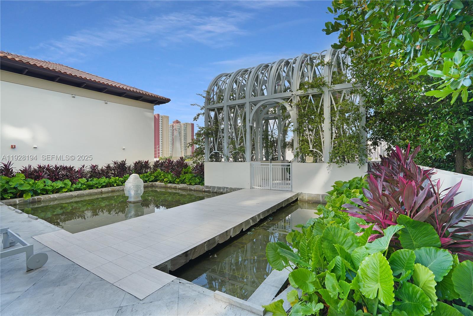 image St Tropez Sunny Isles2