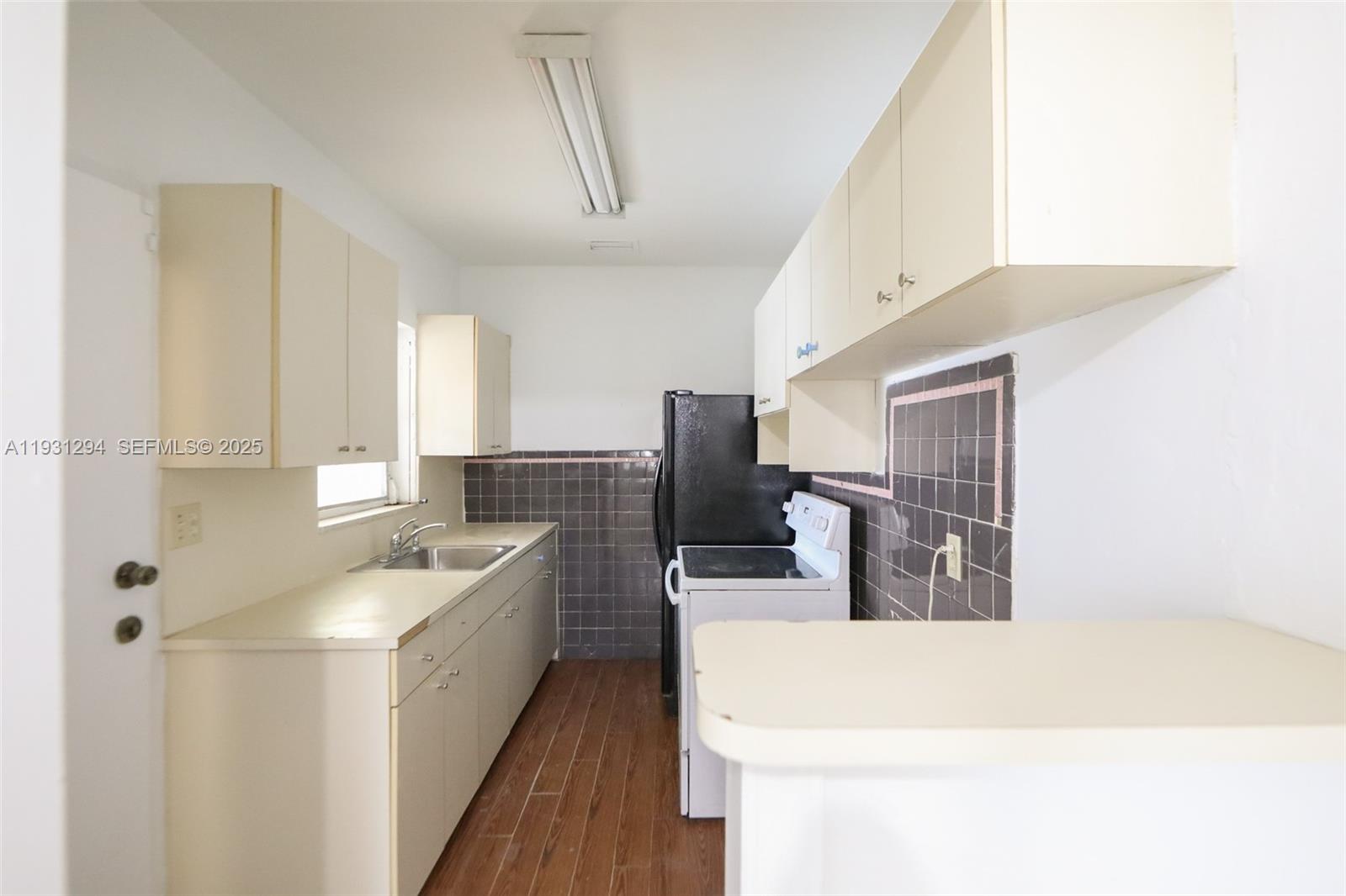 2063 NE 173rd St North Miami Beach, FL 33162