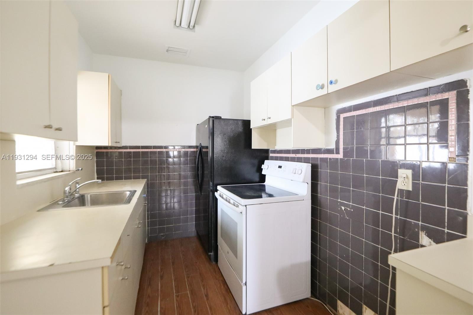 2063 NE 173rd St North Miami Beach, FL 33162