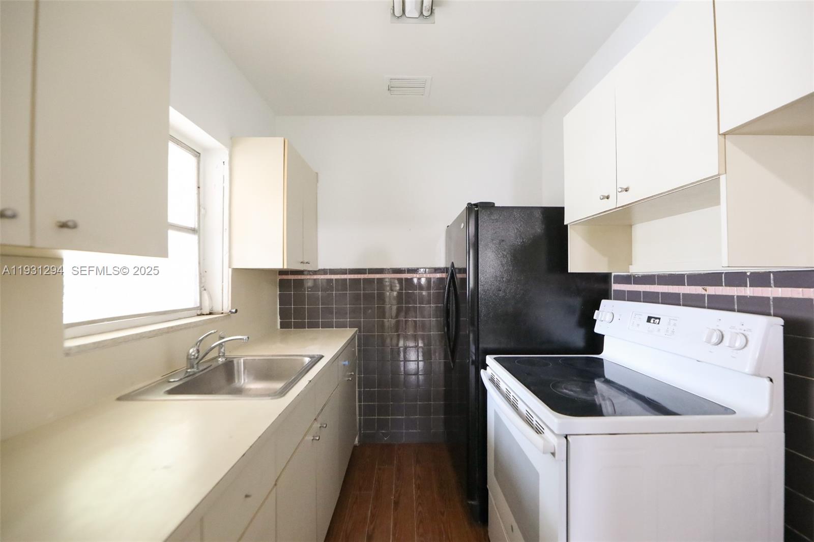 2063 NE 173rd St North Miami Beach, FL 33162