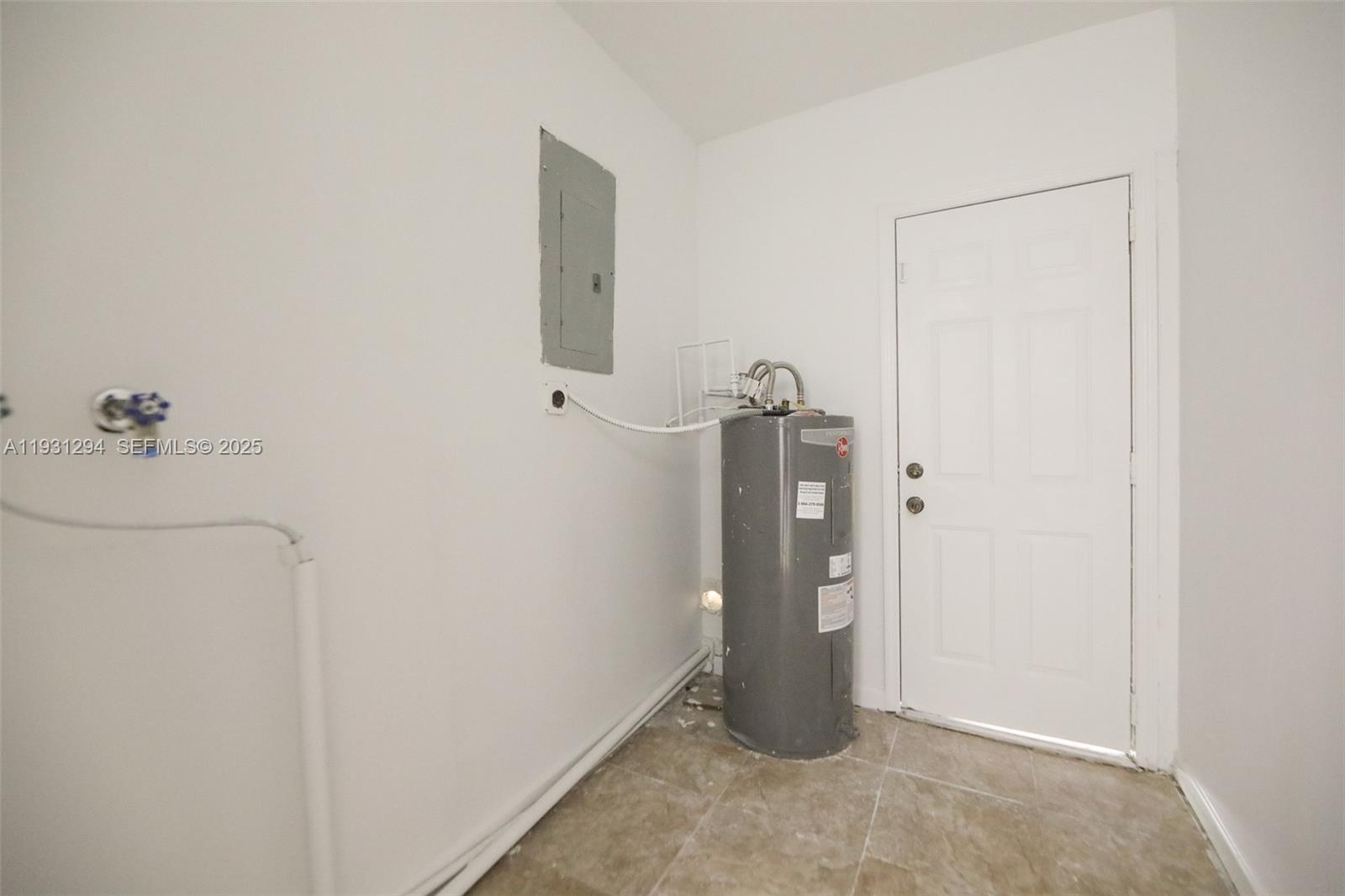 2063 NE 173rd St North Miami Beach, FL 33162