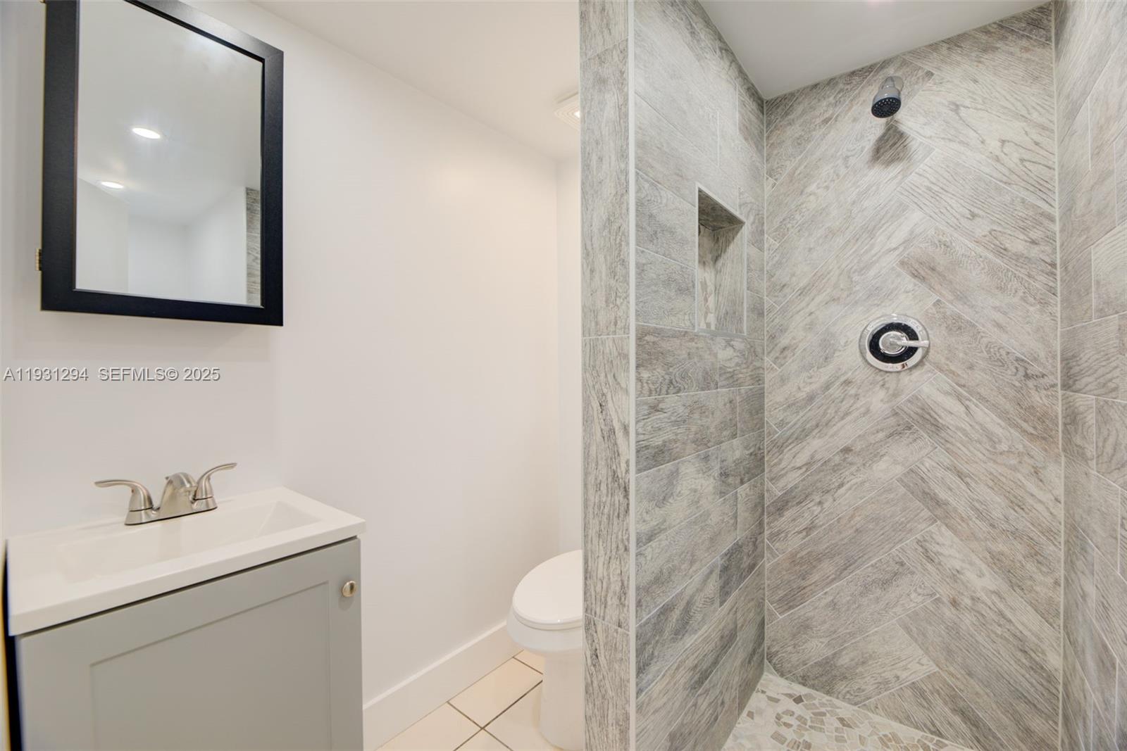 2063 NE 173rd St North Miami Beach, FL 33162