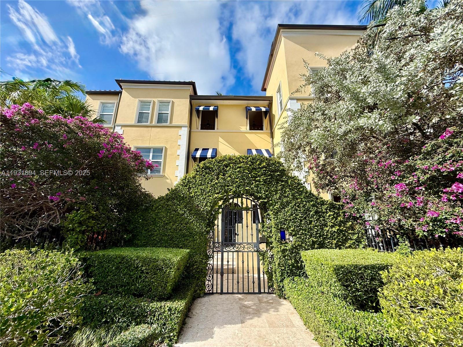 4812 Pine Tree Dr #103