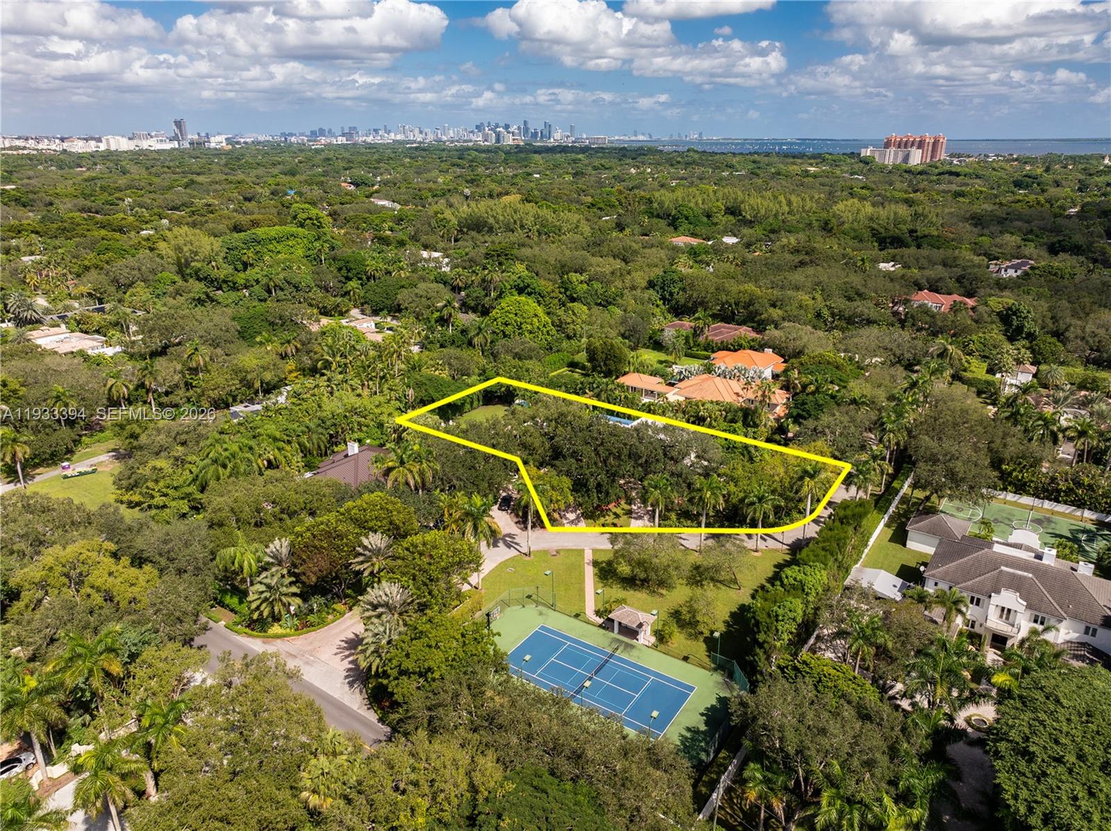 4871 SW 74th Ter Miami, FL 33143