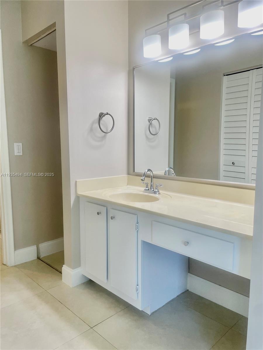 1251 SW 125th Ave #311T Pembroke Pines, FL 33027