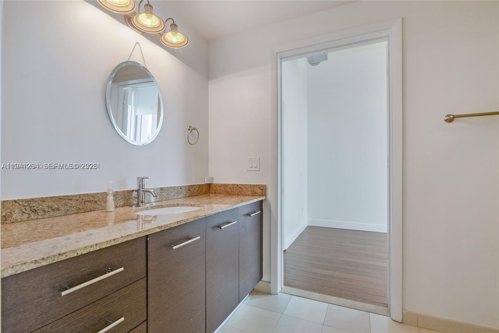 image Uptown Marina Lofts9