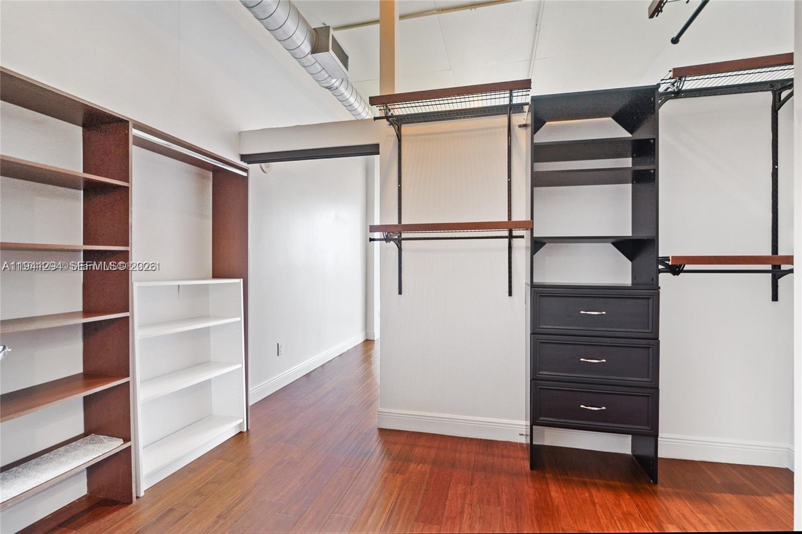 image Uptown Marina Lofts7