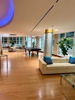 image Vizcayne South10