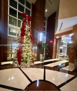 image Vizcayne South14