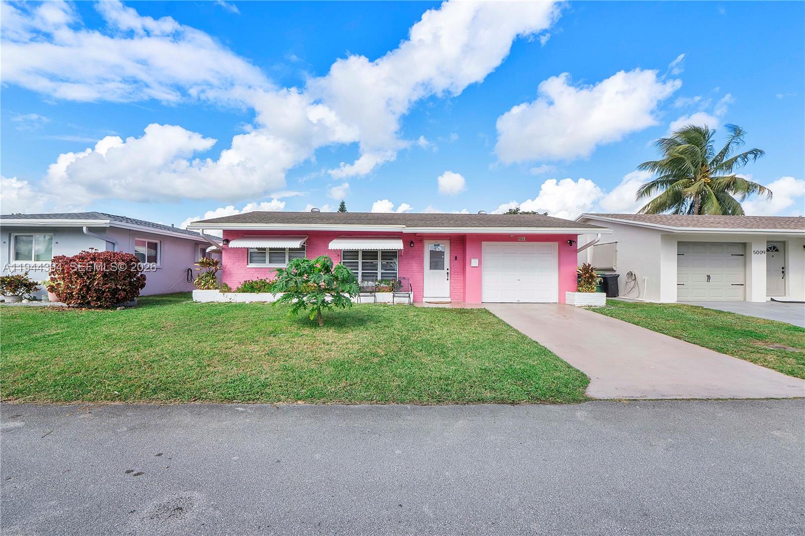 5011 NW 51st St Tamarac, FL 33319