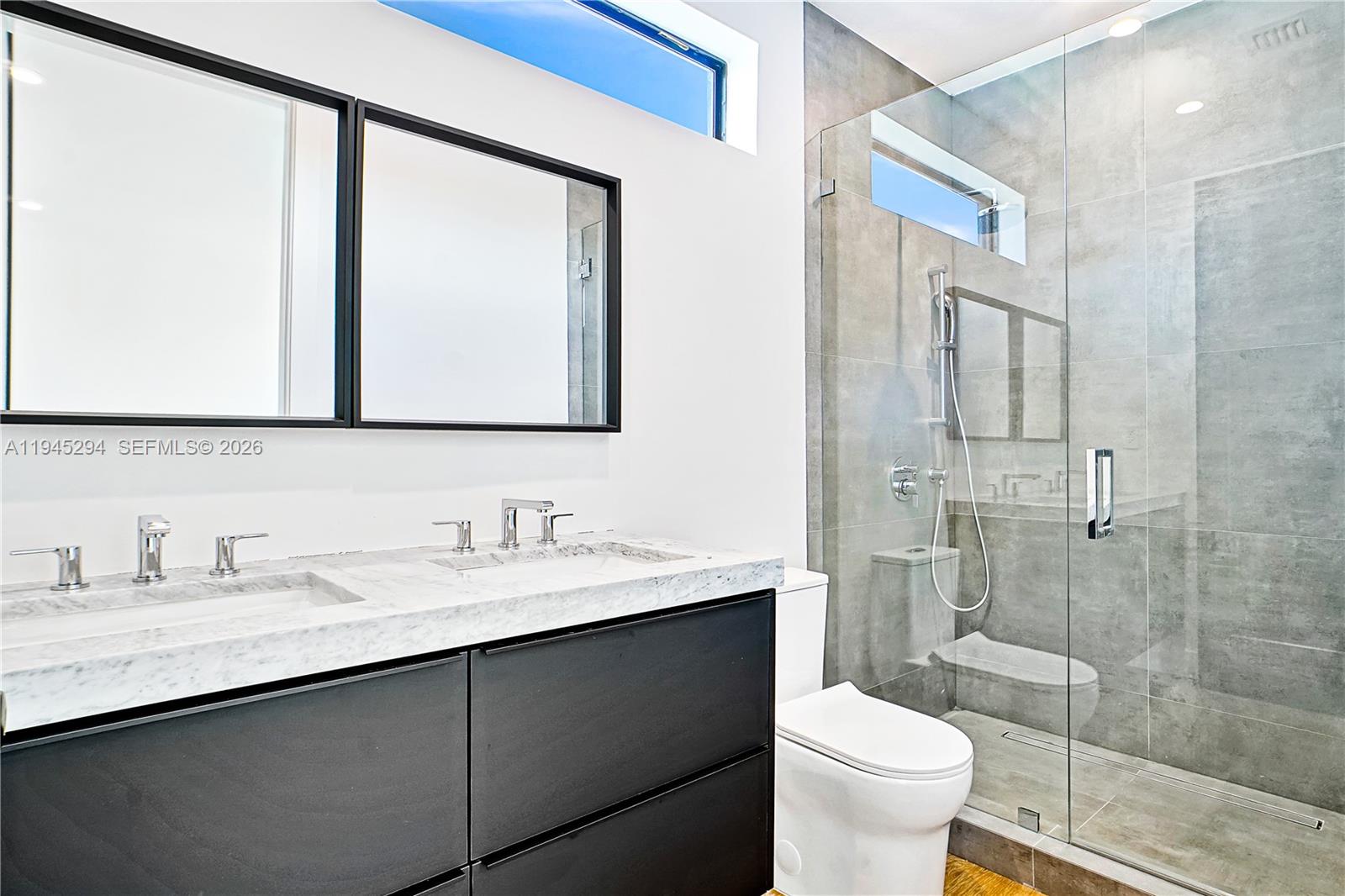 355 NW 50th St Miami, FL 33127