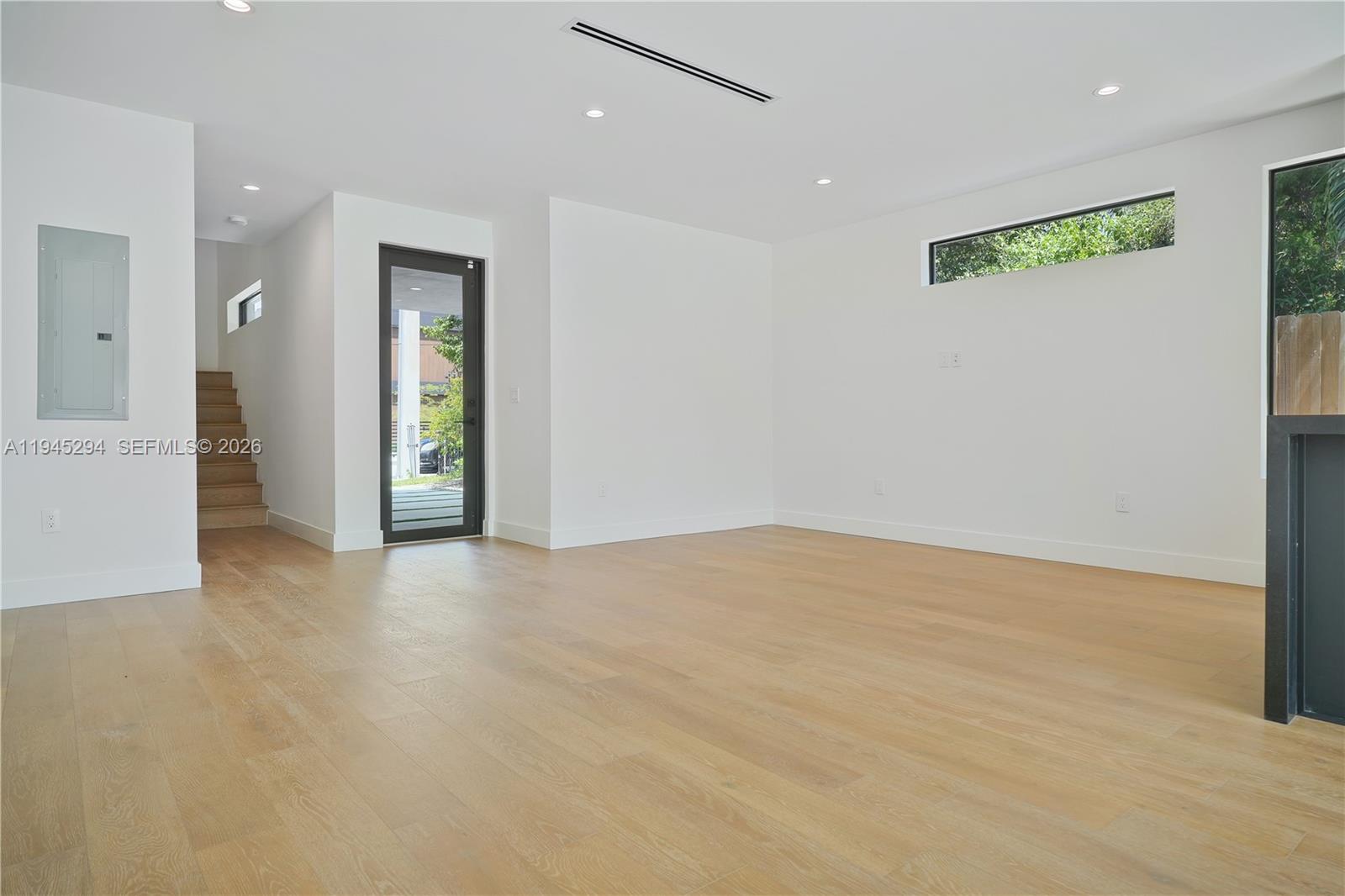 355 NW 50th St Miami, FL 33127