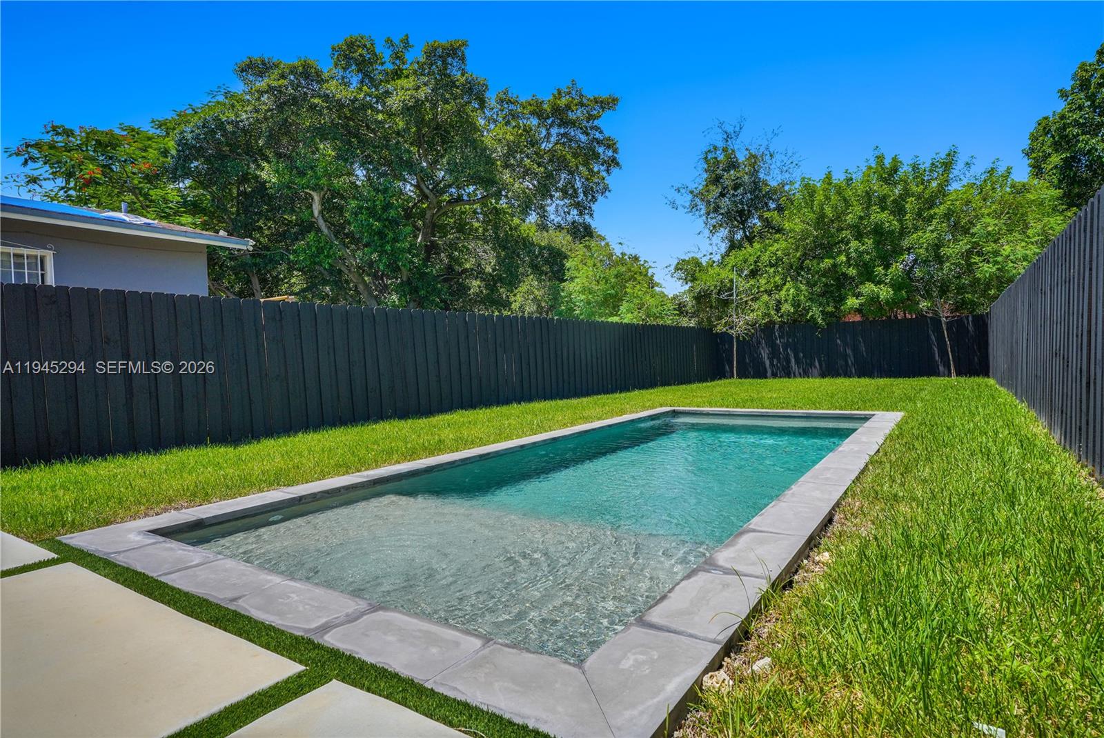 355 NW 50th St Miami, FL 33127