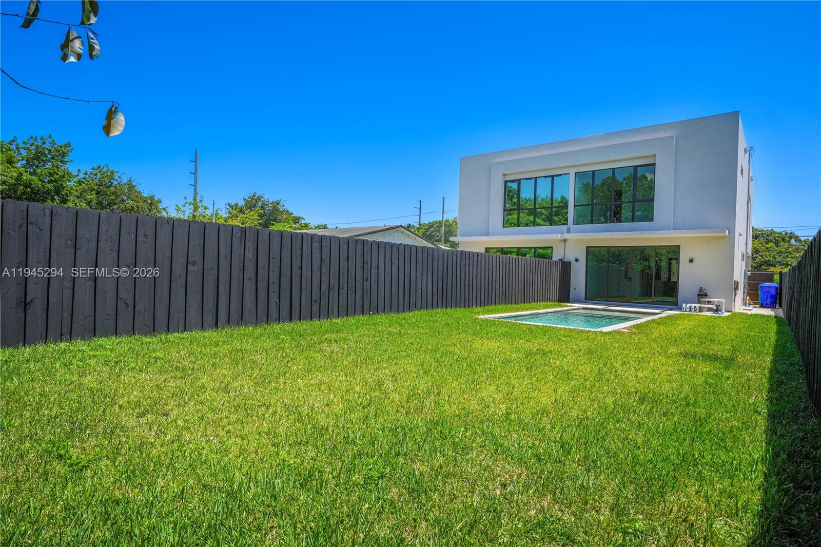 355 NW 50th St Miami, FL 33127