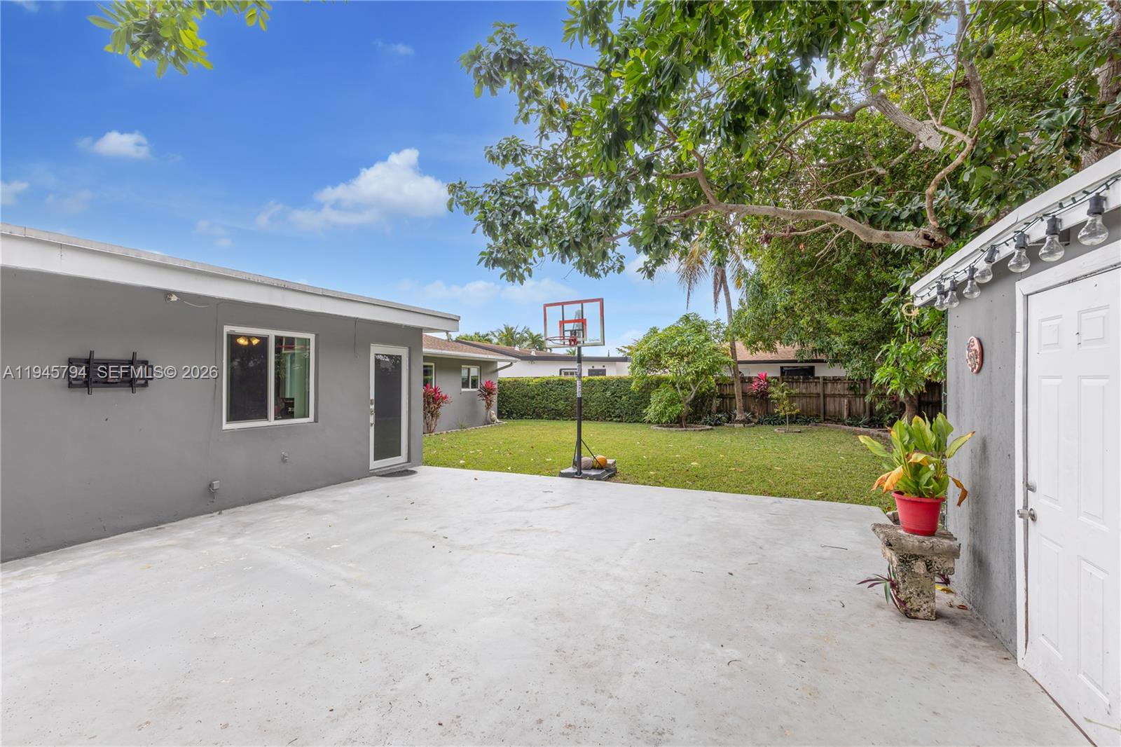 15244 SW 108th Ct Miami, FL 33157