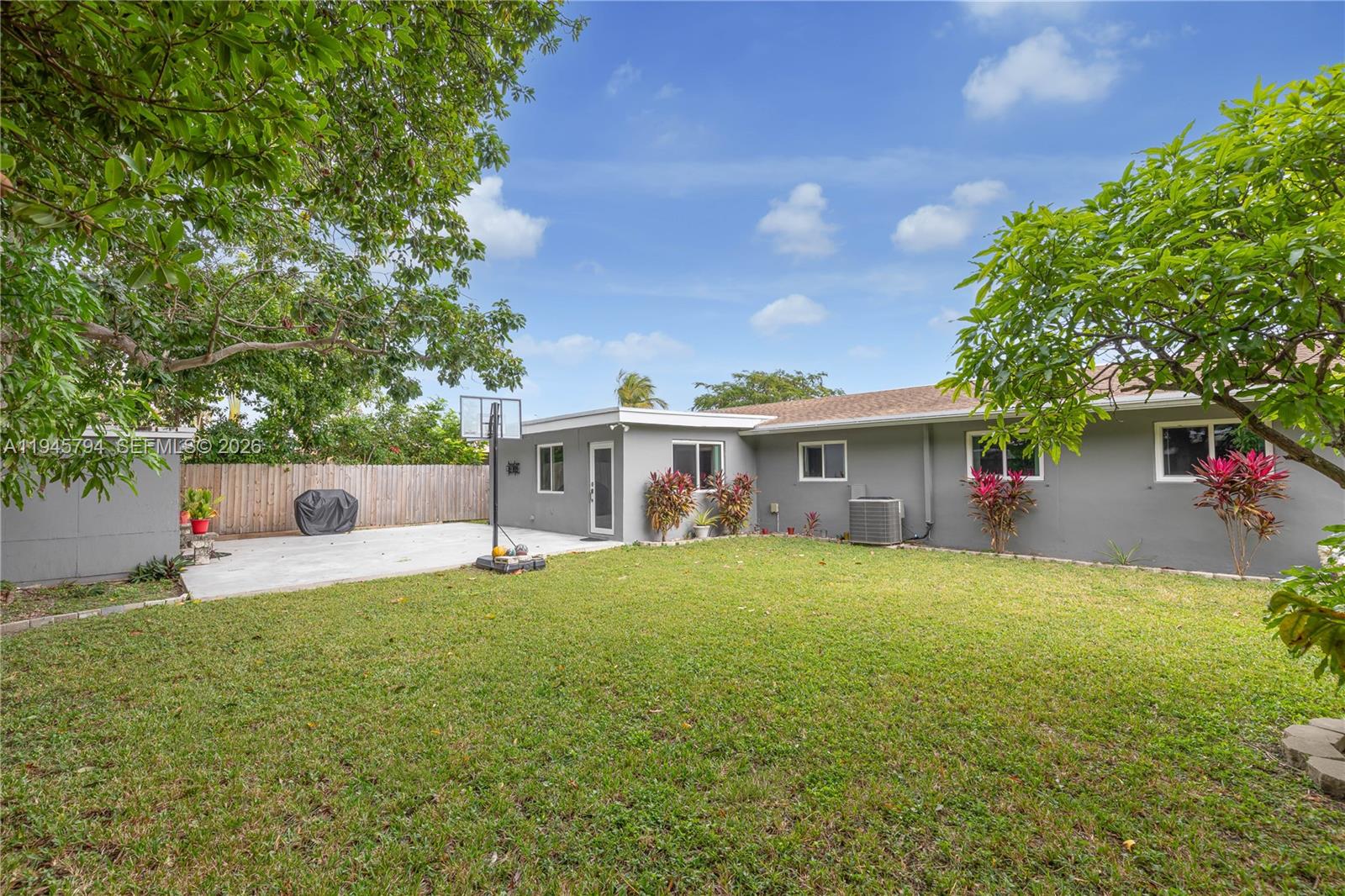 15244 SW 108th Ct Miami, FL 33157