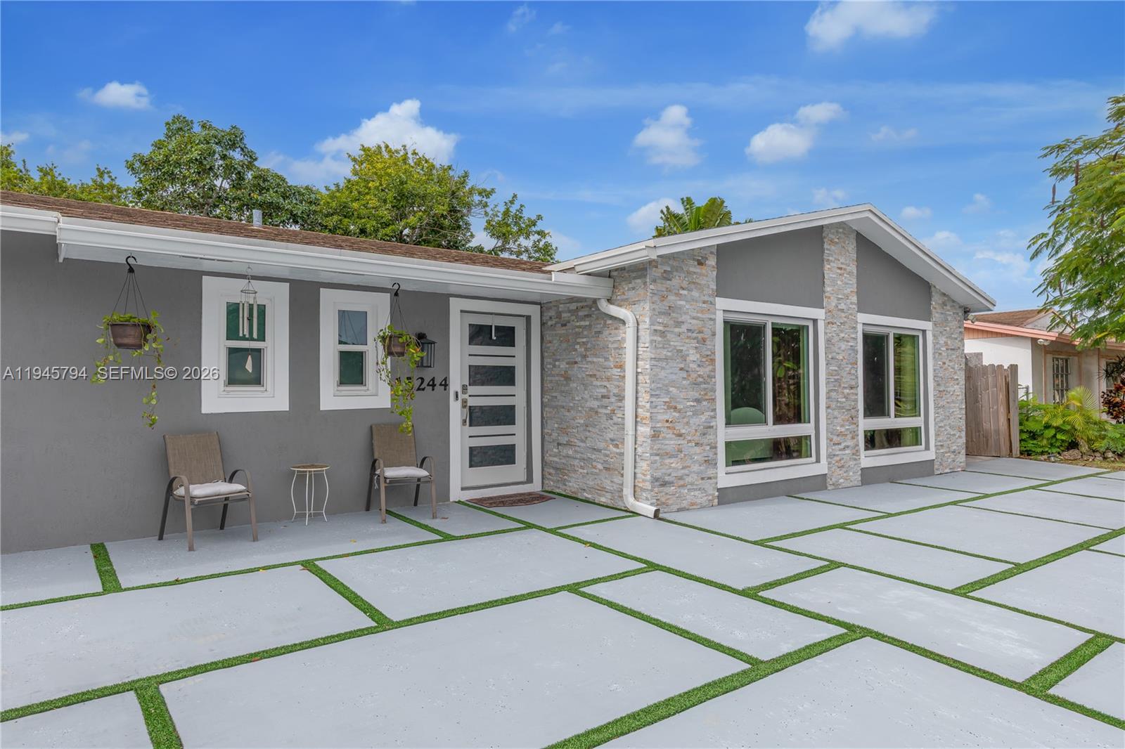 15244 SW 108th Ct Miami, FL 33157