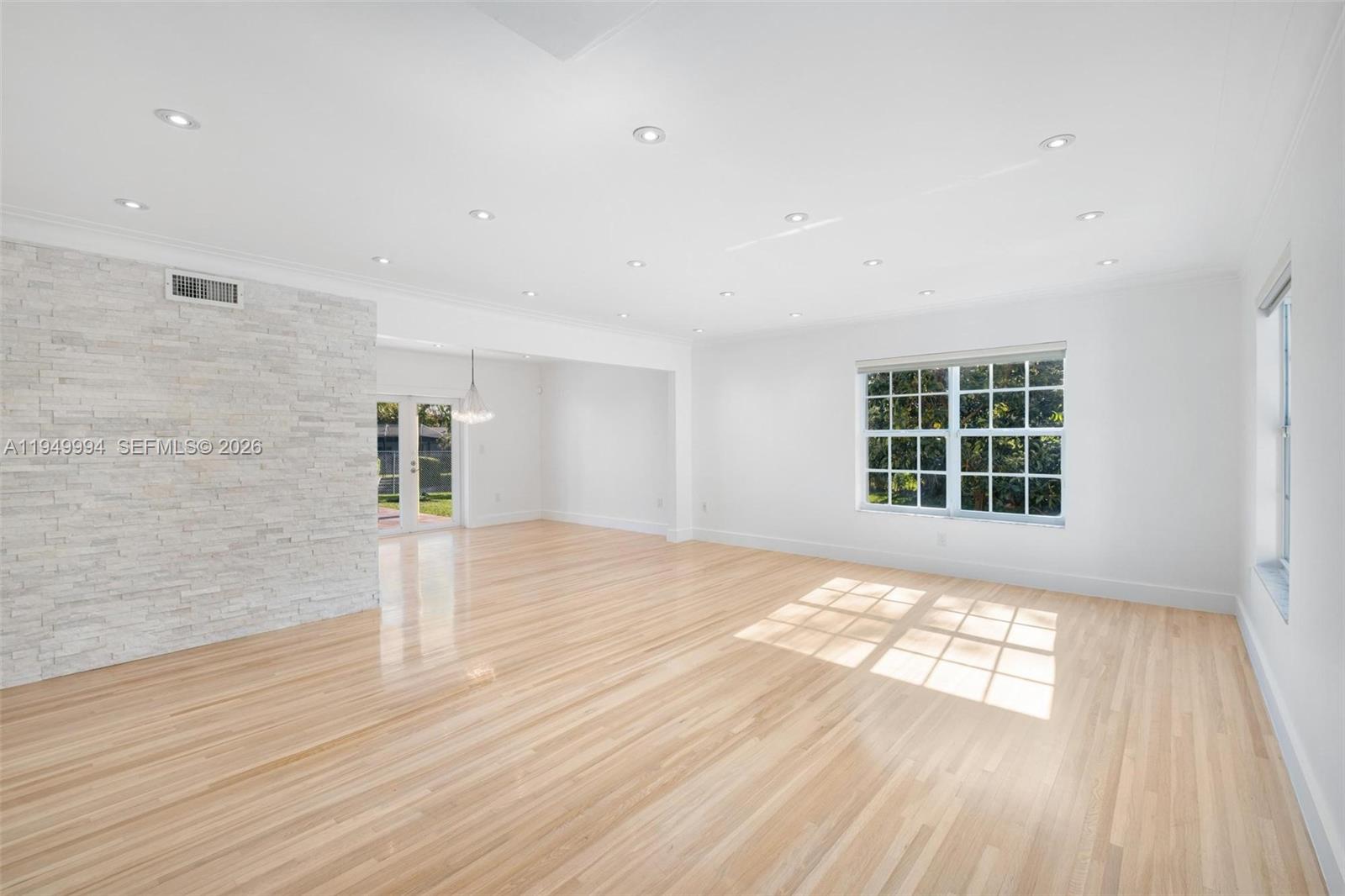 Undisclosed Address Pinecrest, FL 33156