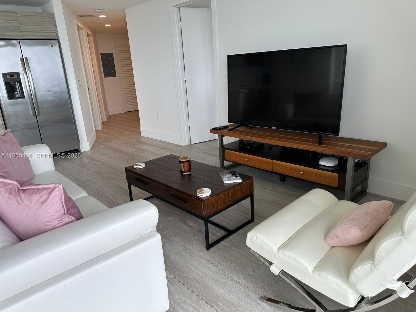 121 NE 34th St #2309